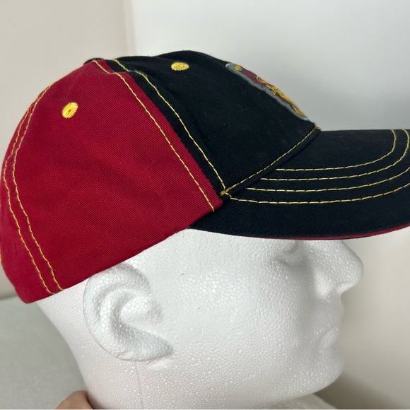 Universal Studios The Wizarding World of Harry Potter Ball Cap Red Black OS - Picture 7 of 11